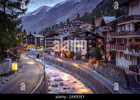 Zermatt, Suisse - station de montagne réputé pour le ski, l'escalade et la randonnée Banque D'Images