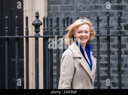 London UK 8 janvier 2020, Elizabeth Truss, député PC du commerce Secrétaire arrive lors d'une réunion au 10 Downing Street, London Credit Ian Davidson/Alamy Live News Banque D'Images