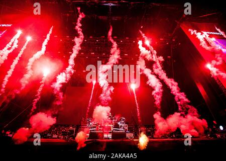 Odense, Danemark. Juin 27th, 2019. L'American DJ duo Le Chainsmokers effectue un spectacle en direct au cours de la Danish music festival poudrière 2019 à Odense. (Photo crédit : Lasse Lagoni Gonzales - Photo). Banque D'Images