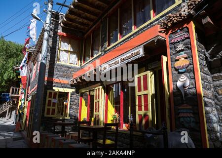 Yac Donalds célèbre restaurant et hôtel à Kagbeni village, la porte de la Mustang Mustang , district, le Népal. Banque D'Images
