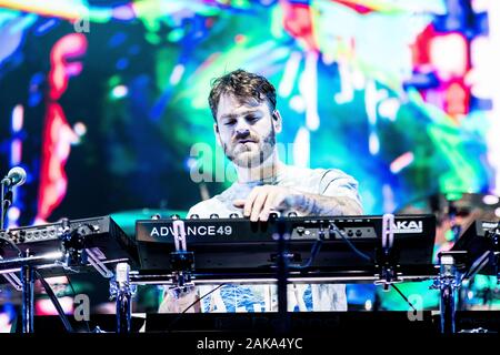 Odense, Danemark. Juin 27th, 2019. L'American DJ duo Le Chainsmokers effectue un spectacle en direct au cours de la Danish music festival poudrière 2019 à Odense. (Photo crédit : Lasse Lagoni Gonzales - Photo). Banque D'Images