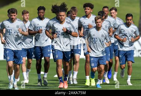 Doha, Qatar. 8 janvier, 2020. Les joueurs du FC Bayern Munich assister à une session de formation au Bayern Munich's pause d'hiver camp d'entraînement à l'Aspire Zone Foundation à Doha, Qatar, le 8 janvier 2020. Credit : Nikku/Xinhua/Alamy Live News Banque D'Images