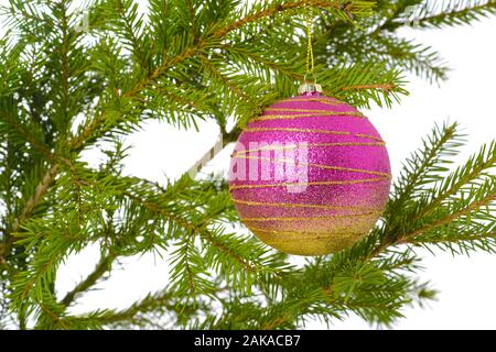 Arbre de Noël rose vert treel jouet sur fond blanc isolé de la direction générale Banque D'Images