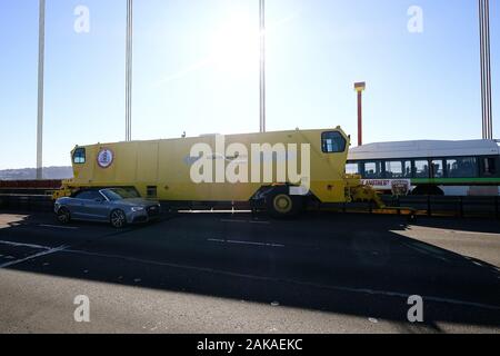 VerŠndert Fahrspuren Zipper route die auf der Golden Gate Bridge, San Francisco, USA, Frankreich Banque D'Images