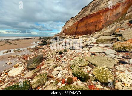 Hunstanton Cliffs à marée basse à l'ouest en hiver Norfolk Banque D'Images