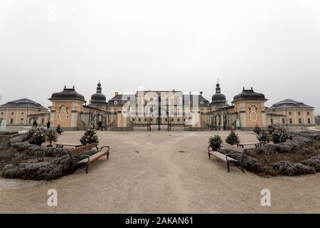 Edeleny, Hongrie - 01 02 2020 : le style baroque L'Huillier-Coburg Palace à Edeleny, Hongrie sur une journée d'hiver. Banque D'Images