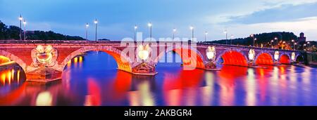 Pont Neuf et à la tombée de la Garonne, Toulouse, France Banque D'Images