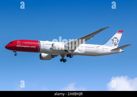 Paris, France - 17 août 2018 : Boeing 787 Dreamliner norvégien avion à l'aéroport de Paris Charles de Gaulle (CDG) en France. Boeing est un avion ma Banque D'Images