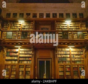 Milan Italie. Biblioteca Ambrosiana. L'intérieur de la Bibliothèque Ambrosienne Pinacoteca Ambrosiana Banque D'Images