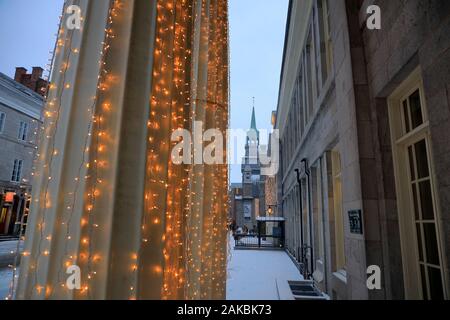 La vue de Notre-Dame de Bon-Secours à partir de l'entrée de Marché Bonsecours dans une journée d'hiver.Le Vieux Montréal.montreal.quebec.Canada Banque D'Images