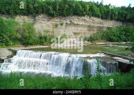 La partie inférieure tombe au parc régional de Letchworth, dans le nord de l'État de New York. Banque D'Images