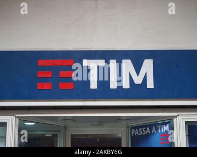 TURIN, ITALIE - CIRCA Octobre 2019 : Tim (Telecom Italia Mobile) Banque D'Images