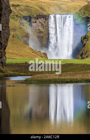 L'Islande, Sudurland, Skogafoss Banque D'Images