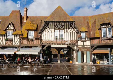 France, Calvados, Pays d'Auge, Deauville, place du marché Banque D'Images