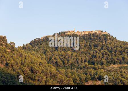 France, Alpes-Maritimes, Roquette-sur-Var domine la vallée du Var Banque D'Images