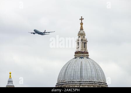 RAF RAF Tristar battant sur le 100e anniversaire, London, UK Banque D'Images