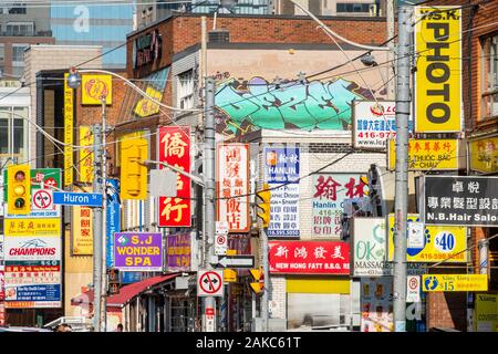 Le Canada, l'Ontario, Toronto, province, rue Dundas et Chinatown Banque D'Images