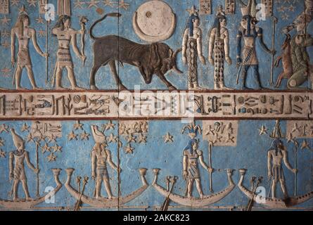 L'Égypte, de la Haute Égypte, vallée du Nil, Dendérah, bas-relief du zodiaque gravés sur le plafond du temple d'Hathor Banque D'Images