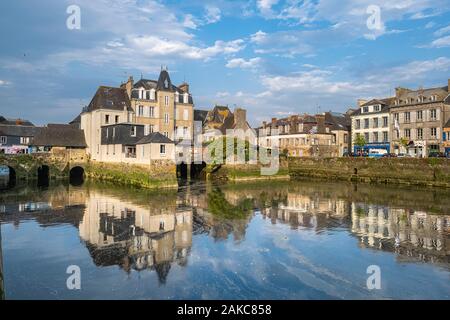 La France, Finistère, Landerneau, Rohan 16ème siècle Pont sur la rivière de l'Elorn, l'un des derniers pont bordée de maison européenne Banque D'Images