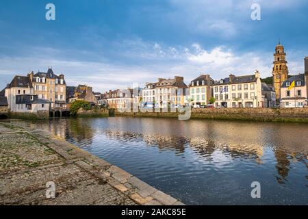 La France, Finistère, Landerneau, Rohan 16ème siècle Pont sur la rivière de l'Elorn, l'un des derniers pont bordée de maison européenne Banque D'Images