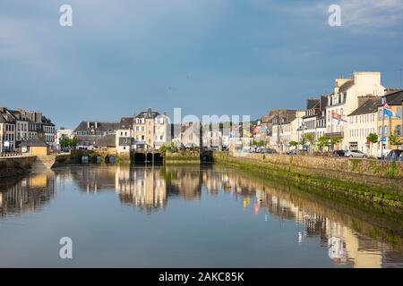 La France, Finistère, Landerneau, Rohan 16ème siècle Pont sur la rivière de l'Elorn, l'un des derniers pont bordée de maison européenne Banque D'Images