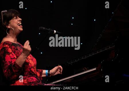 Liane Carroll chante et joue du piano, Scarborough Jazz Festival 2019 Banque D'Images