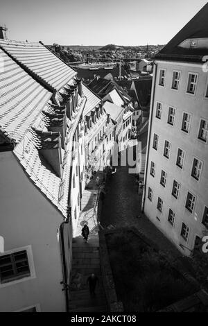 MEISSEN, ALLEMAGNE - 12 octobre 2019 : les plus belles rues de la vieille ville. Noir et blanc. Banque D'Images