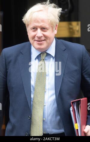 Londres, Grande-Bretagne. 8 janvier, 2020. Le Premier ministre britannique Boris Johnson quitte Downing Street pour assister le Premier Ministre dans les questions du Parlement de Londres, Grande-Bretagne, 8 janvier 2020. Crédit : Ray Tang/Xinhua/Alamy Live News Banque D'Images