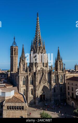 13 C Cathédrale de Barcelone de la Sainte-Croix et Saint Eulalia. Situé dans le quartier gothique de la ville et construit dans le style gothique de Revival. Banque D'Images