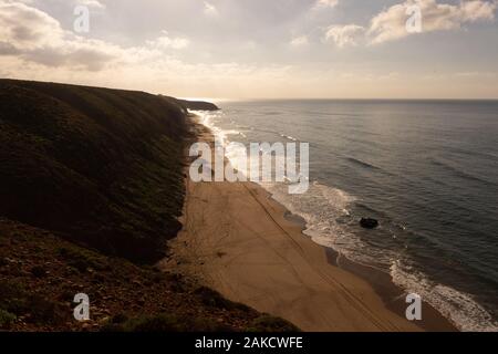 Les falaises et les archs de Legzira. Ce sont des formations rocheuses à la côte atlantique du sud du maroc Banque D'Images