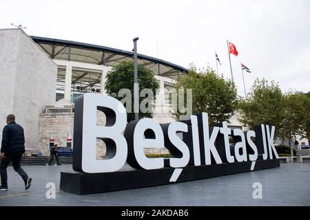 Besiktas sports club appartient à la grande avenue Inonu stadium. Icône Sport club Black Eagle. Elle a été fondée en 1903. Banque D'Images