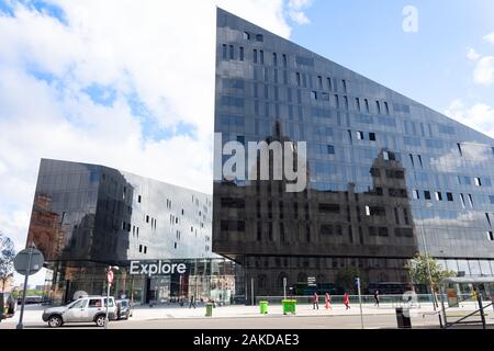 Galerie l'oeil ouvert, Canning Dock, Liverpool, Merseyside, England, United Kingdom Banque D'Images