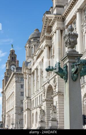 Royal Liver, Cunard et Port de Liverpool, Liverpool Bâtiments Pier Head, Liverpool, Merseyside, England, United Kingdom Banque D'Images