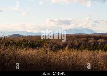 Magasberc vue depuis le plus haut sommet de montagnes Sopron à Schneeberg Mountain en Autriche Banque D'Images