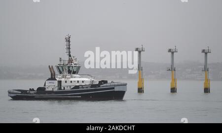 Vue générale de la Marine Serco services exploités tug boat Tempest SD à Portsmouth. PA Photo. Photo date : mercredi 8 janvier 2020. Crédit photo doit se lire : Andrew Matthews/PA Wire Banque D'Images