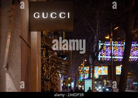 La mode de luxe italienne Gucci La marque et logo store vu en Espagne. Banque D'Images