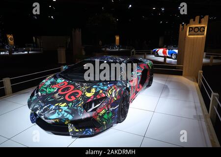 Bruxelles. 8 janvier, 2020. Photo prise le 8 janvier 2020 montre une Lamborghini Aventador au 'Dream Cars" de la 98e salon de l'Automobile de Bruxelles à Bruxelles, Belgique. Le 98e Salon de l'Automobile de Bruxelles est ouvert au public du 10 au 19 janvier. Environ 40 voitures de luxe s'affichent au salon des voitures de rêve pendant le salon de l'automobile. Credit : Zheng Huansong/Xinhua/Alamy Live News Banque D'Images