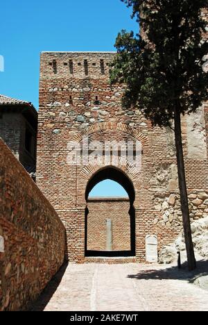 Vue à l'entrée de la Boveda château Malaga, Malaga, la province de Malaga, Andalousie, Espagne, Europe de l'Ouest. Banque D'Images