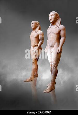 L'Antiquité grecque archaïque en statue de Kouros 2 connu comme les jumeaux d'Argos sculpté en 580 BC, Argos vers Delphes Musée Archéologique National. Un Banque D'Images