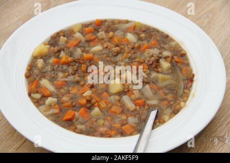 Délicieux fait maison soupe de lentilles Banque D'Images