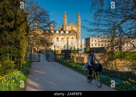 Royaume-uni, Angleterre, Cambridge, Cambridgeshire, King's College de Clare College au printemps Banque D'Images