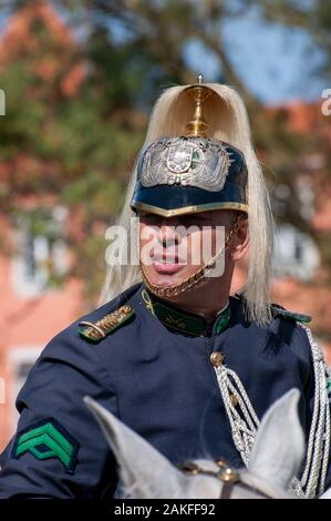 Les membres de la Garde nationale portugaise brass band monté prendre part à la cérémonie de Relève de la garde au Palais de Belém à Lisbonne, Portugal Banque D'Images