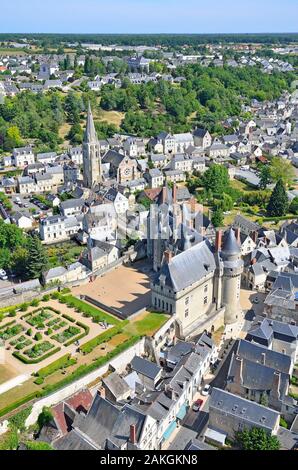 France, Indre et Loire, Vallée de la Loire classée au Patrimoine Mondial de l'UNESCO, Langeais, Château de Langeais (vue aérienne) Banque D'Images