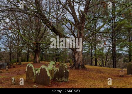 Sparte,California,USA-Décembre 29, 2019 : Spring Hill Cemetery se trouve au sommet d'une colline surplombant la ville de Sparte, au Tennessee. Banque D'Images