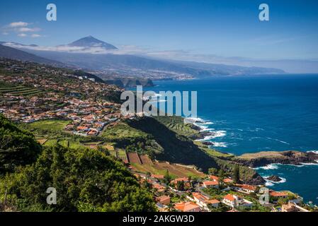 L'Espagne, Iles Canaries, Tenerife Island, El Sauzal, elevated view de la côte ouest et El Teide Banque D'Images