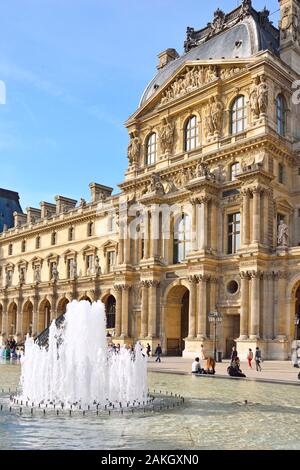 France, Paris, région classée au Patrimoine Mondial de l'UNESCO, le Musée du Louvre, Pavillon Richelieu Banque D'Images