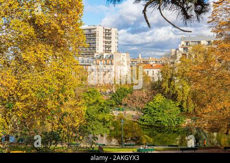 France, Paris, Parc Montsouris en automne Banque D'Images