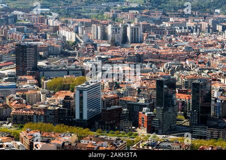 Vue de la ville de Bilbao depuis les montagnes Banque D'Images