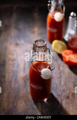 Jus de tomate Vue de dessus.Des aliments sains et boire.Petit déjeuner délicieux. Banque D'Images