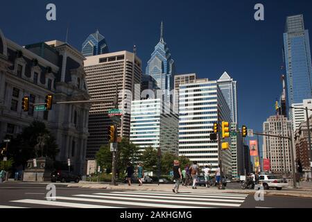 Vue panoramique sur les toits de St Philly avec JF Kennedy Bl concordance, Pennsylvania, USA Banque D'Images